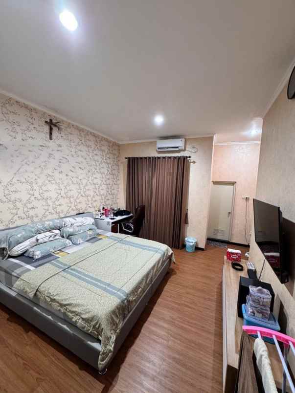 rumah lebak arum terawat furnish