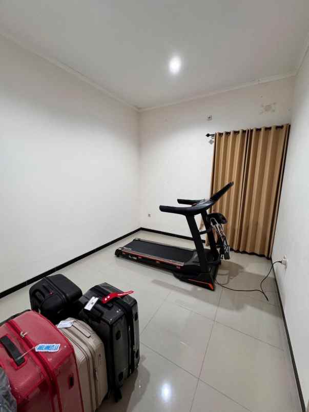 rumah lebak arum terawat furnish