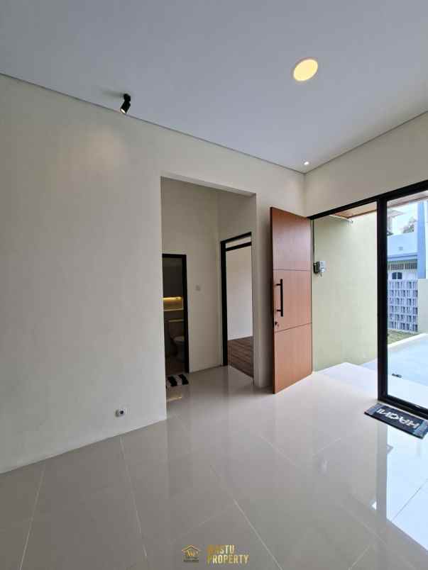 rumah limasan modern dekat hotel balecatur inn resto