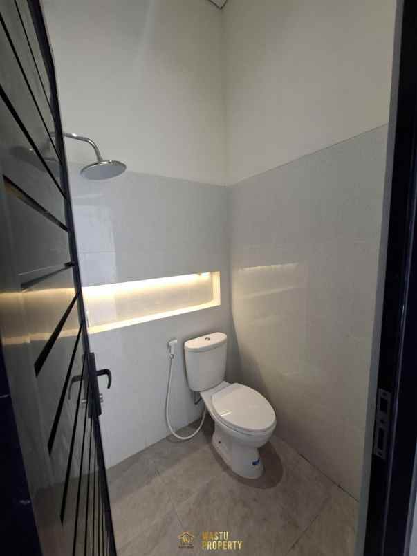 rumah limasan modern dekat hotel balecatur inn resto