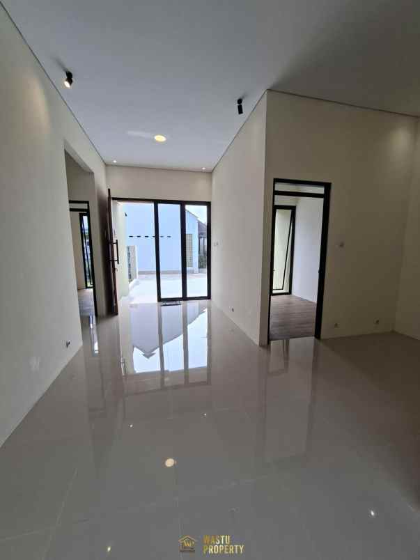 rumah limasan modern dekat hotel balecatur inn resto