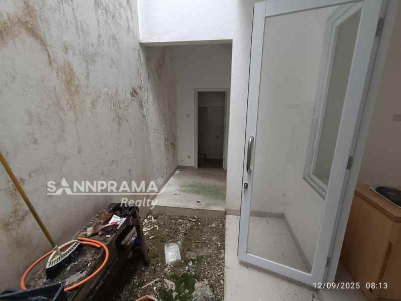 rumah luas 2 lantai di graha cinere depok bisa kpr rn