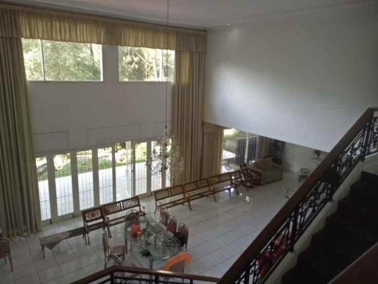 rumah luas terawat dekat alun alun lembang bandung