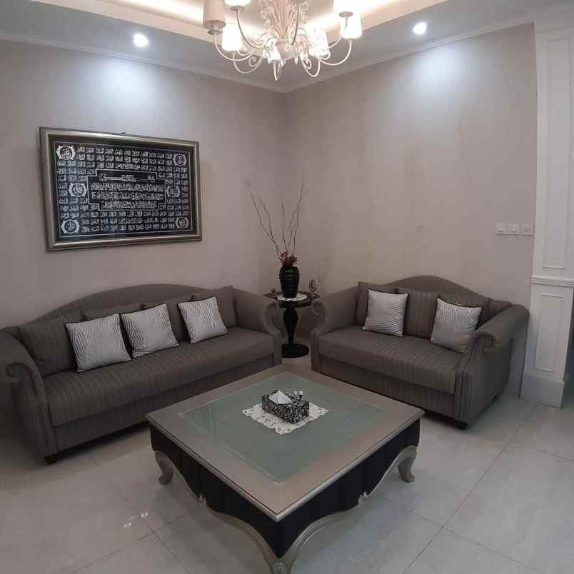 rumah lux di sayap setra murni bandung