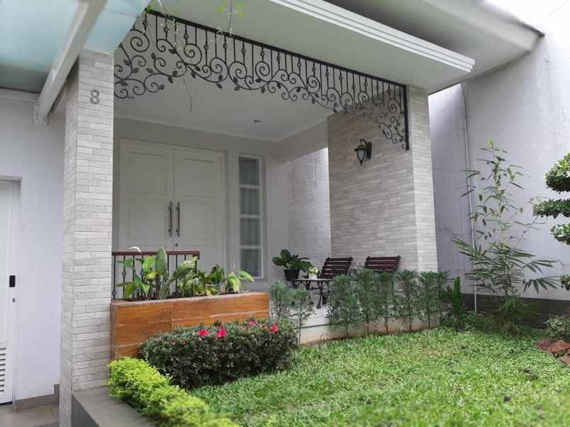 rumah lux di sayap setra murni bandung