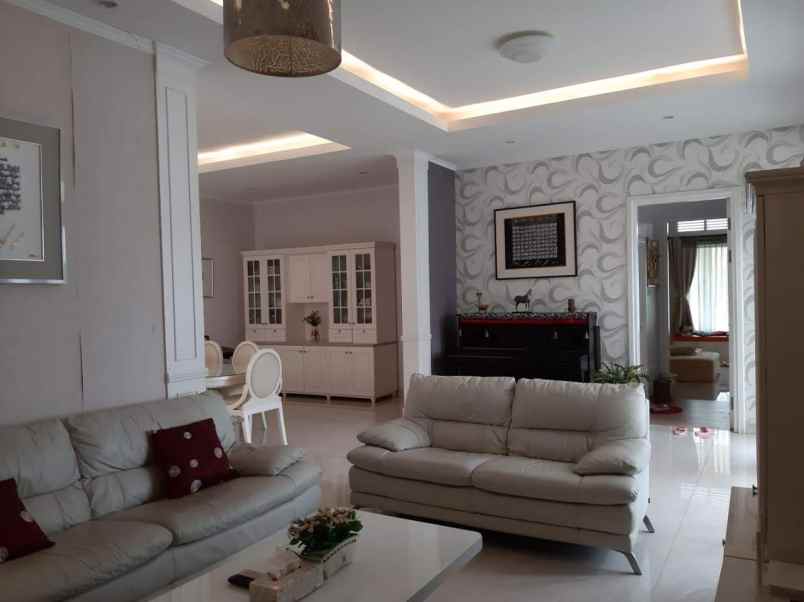 rumah lux di sayap setra murni bandung