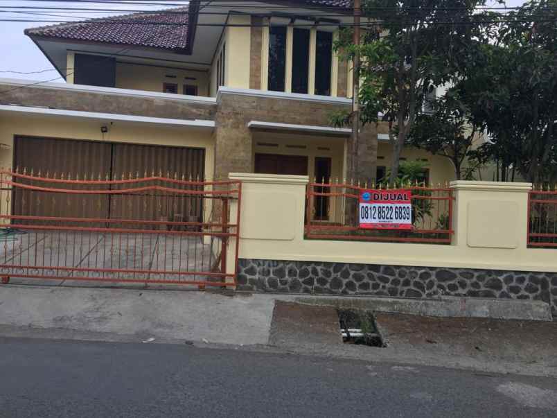 rumah mainroad waruga jaya 2 lantai lokasi strategis