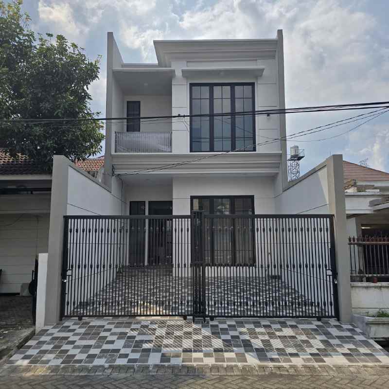 rumah manyar jaya new minimalis strategis row 3 mobil