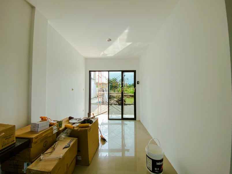 rumah mewah 2 lantai paling laris di jakal km 12