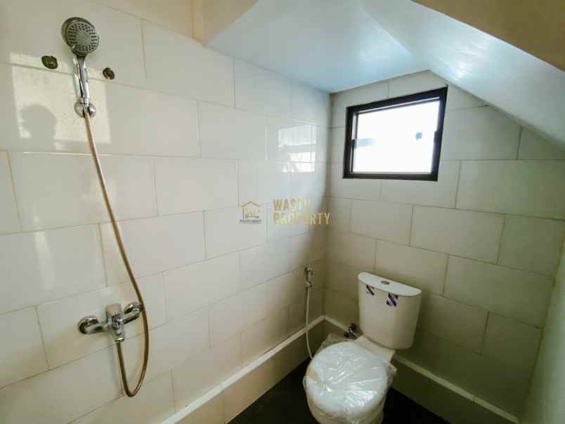 rumah mewah 2 lantai paling laris di jakal km 12