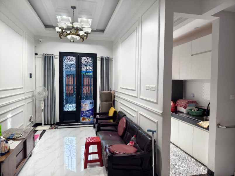 rumah mewah 2 lt kalimulya depok