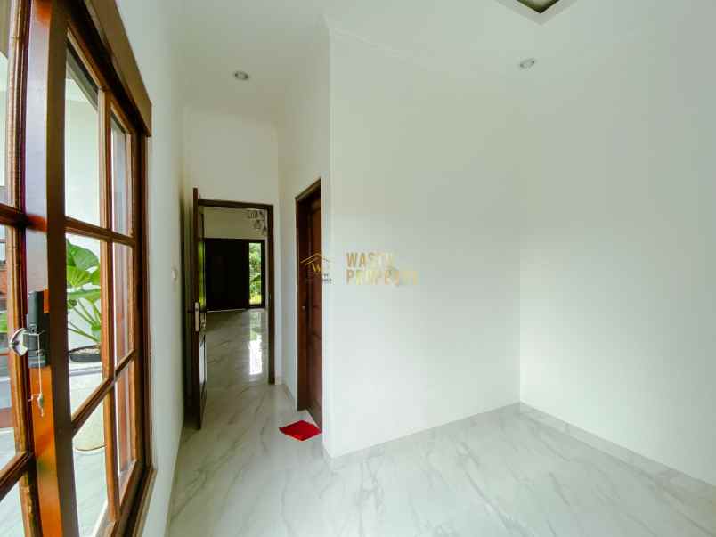 rumah mewah 3 lantai harga murah di mgauwoharjo sleman