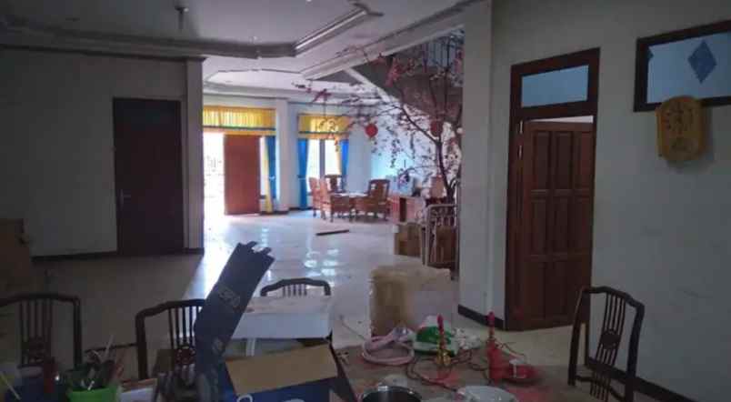 rumah mewah 3 lantai lokasi imam bonjol