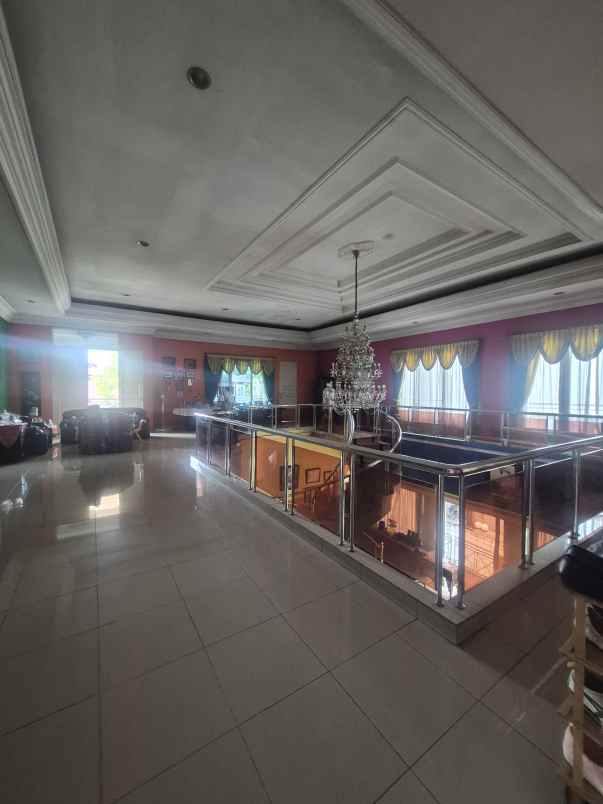 rumah mewah dalam komplek elit di duren sawit jaktim