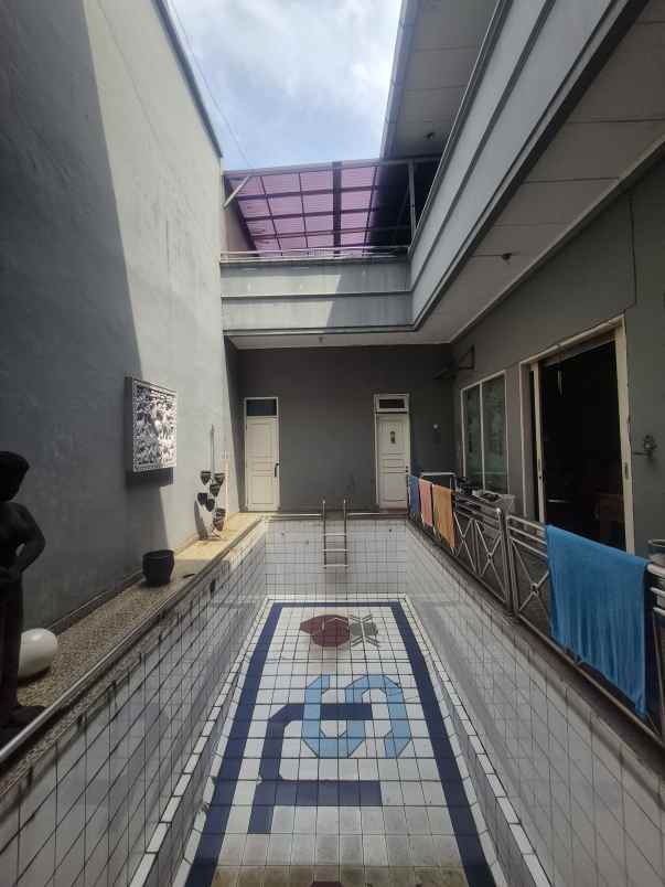 rumah mewah dalam komplek elit di duren sawit jaktim