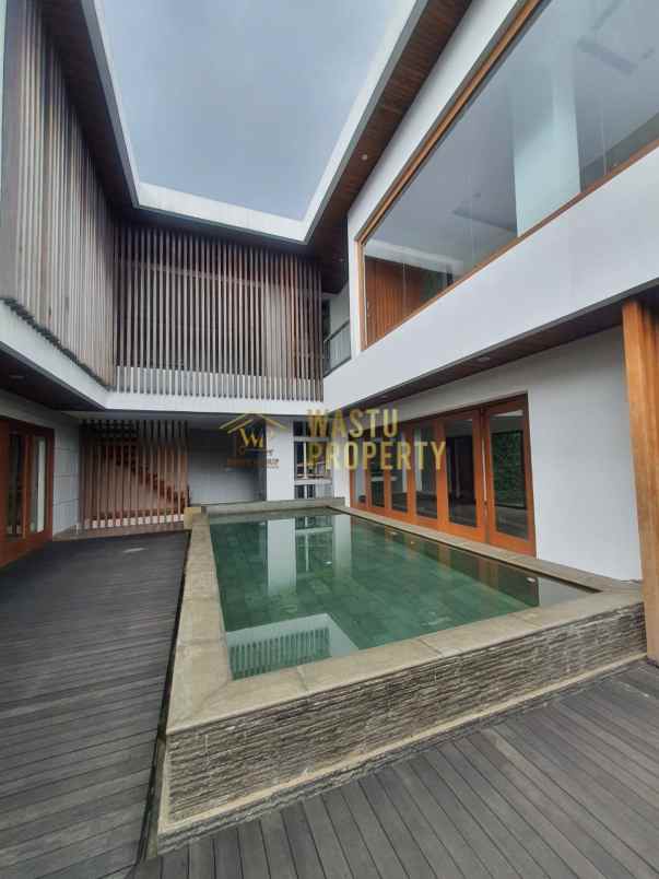 rumah mewah elit di kebayoran lama jakarta selatan