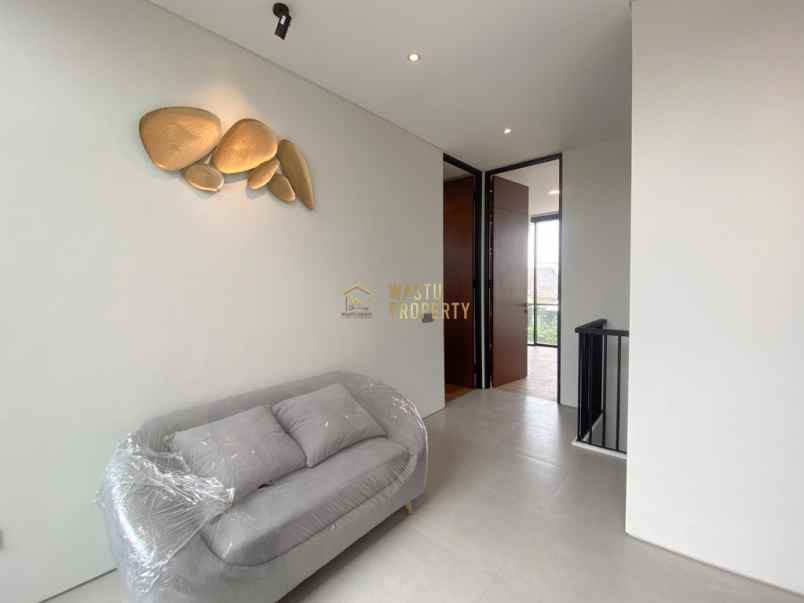 rumah mewah full furnished 8 menit ke jogja city mall