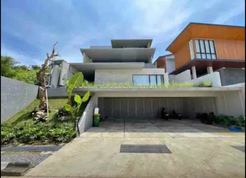 rumah mewah fully furnished dago resort pakar bandung