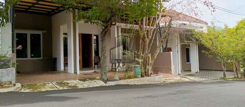rumah mewah siap huni di cluster mangunharjo tembalang