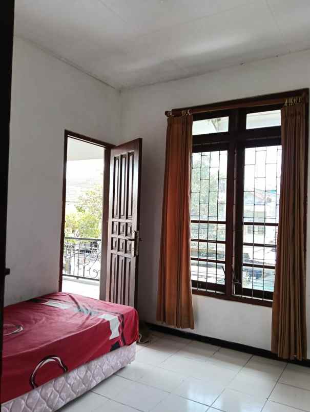 rumah mewah siap huni plus perabot di araya