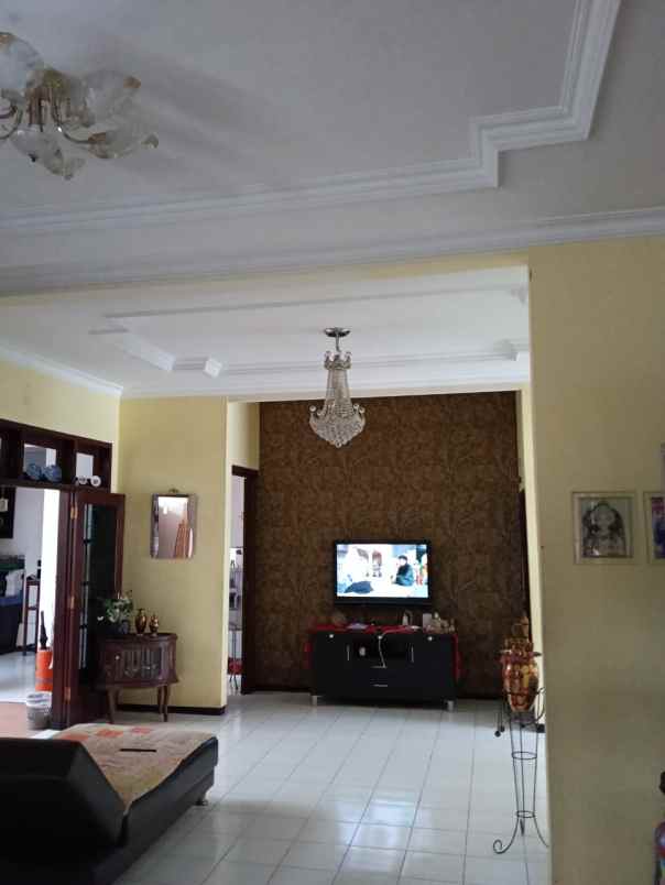 rumah mewah siap huni plus perabot di araya