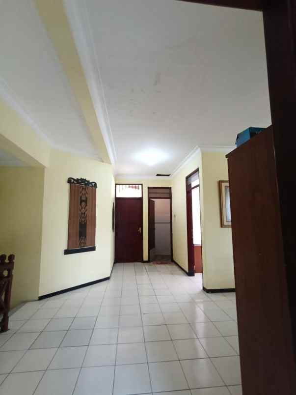 rumah mewah siap huni plus perabot di araya