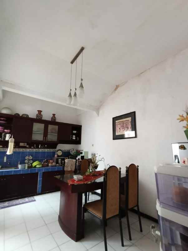 rumah mewah siap huni plus perabot di araya