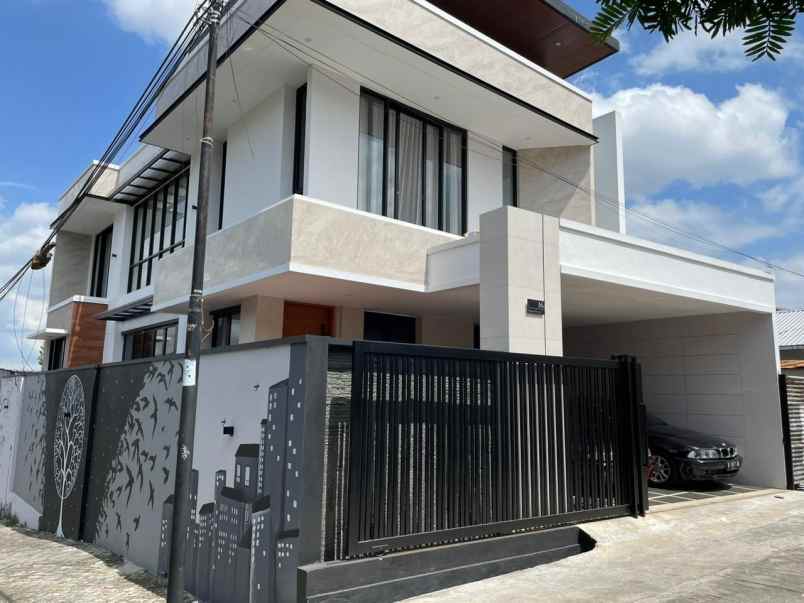 rumah mewah sisir kota batu