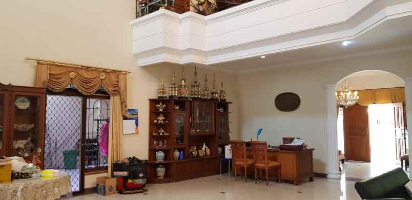 rumah mewah surabaya selatan