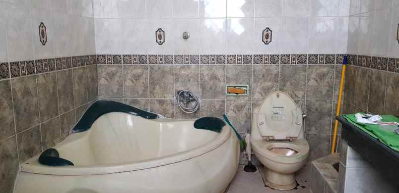 rumah mewah surabaya selatan