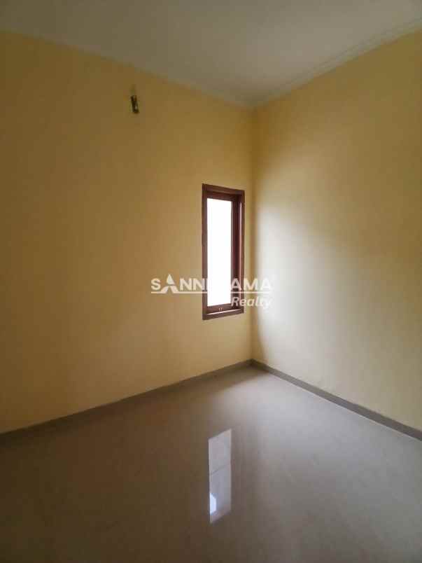 rumah minimalis dengan tanah luas di cipayung depok