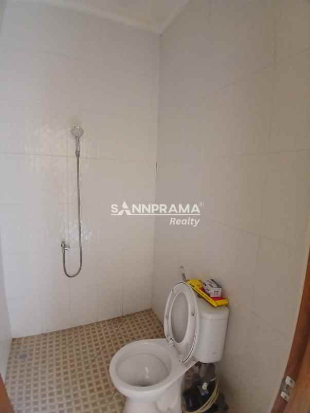 rumah minimalis dengan tanah luas di cipayung depok