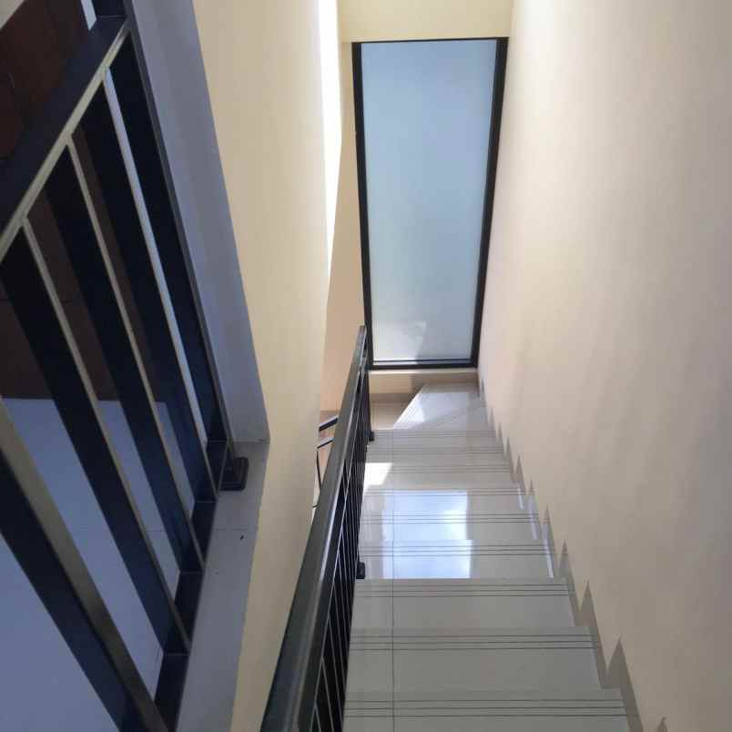 rumah minimalis siap huni di area ciater bsd