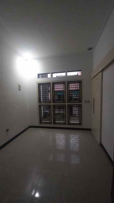 rumah minimalis siap huni di duren sawit jakarta timur