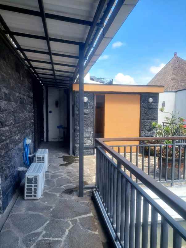 rumah minimalist modern di canggu utara bali