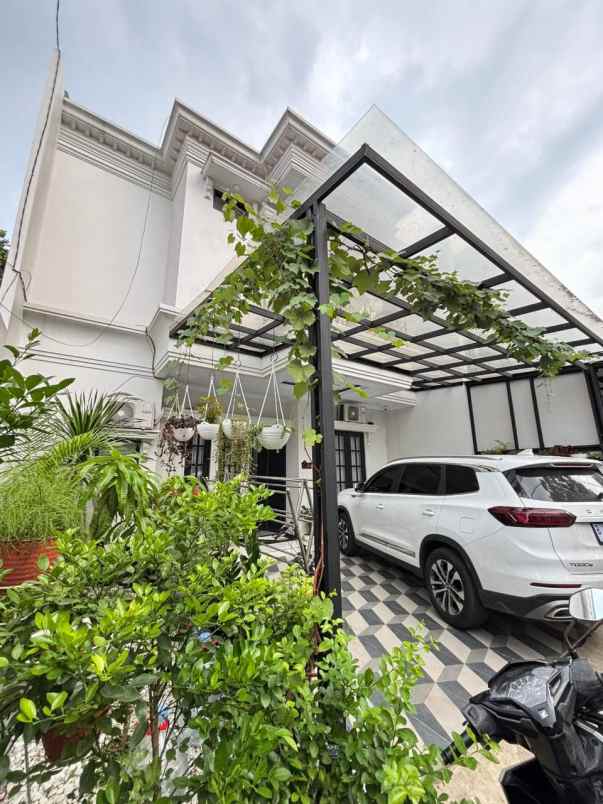 rumah modern 2 lantai jagakarsa