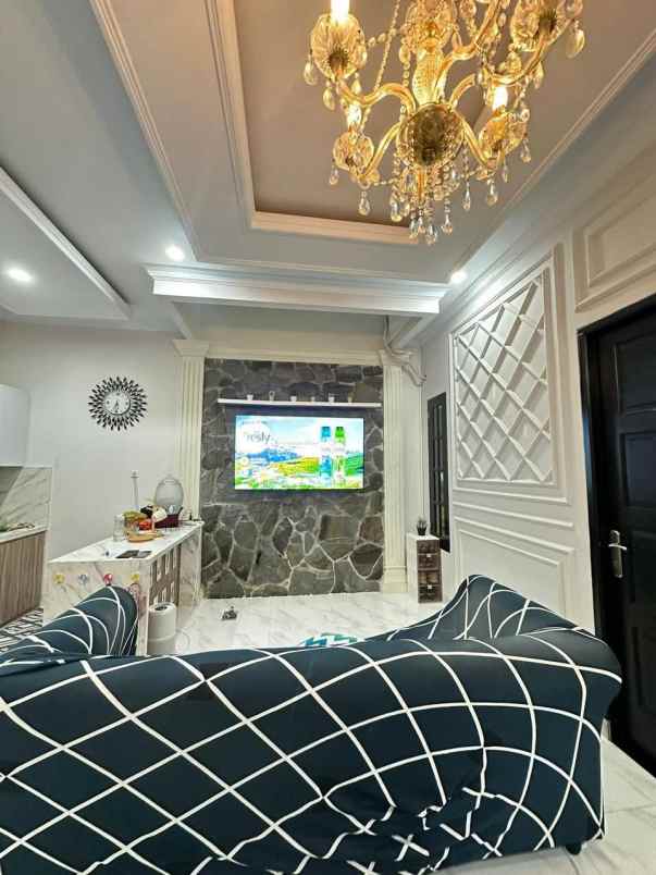 rumah modern 2 lantai jagakarsa