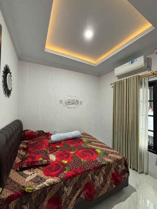 rumah modern 2 lantai jagakarsa