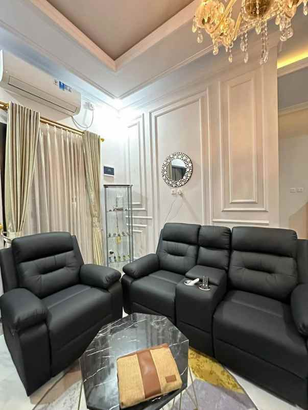rumah modern 2 lantai jagakarsa