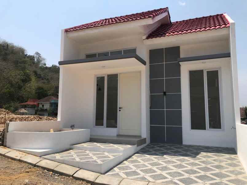 rumah modern dalam cluster nyaman dekat pasar godean