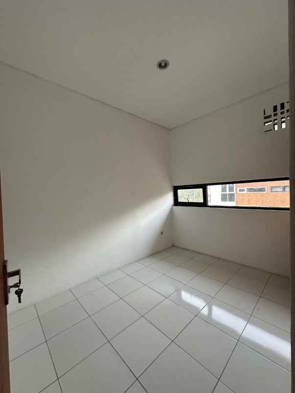 rumah murah baru hanya 3 6 km ke upi setiabudi bandung
