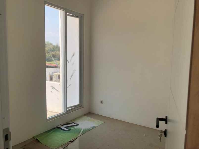 rumah murah modern pi taman asri