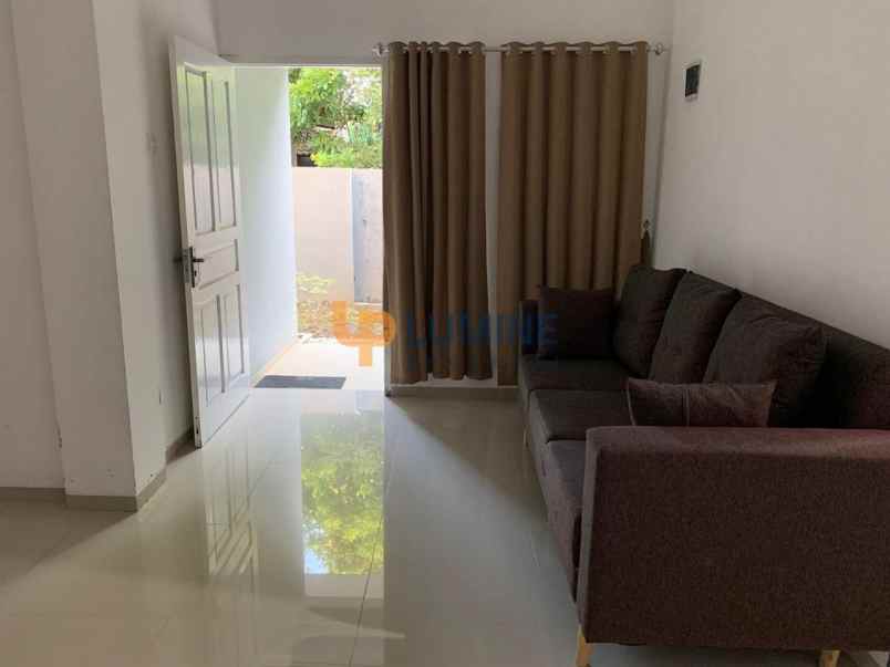 rumah nyaman 2 lantai dekat rsud sleman