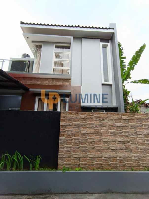 rumah nyaman 2 lantai dekat rsud sleman