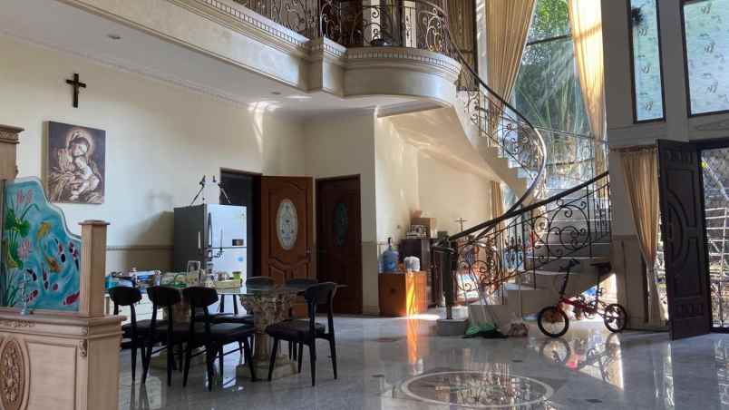 rumah pakuwon city laguna regency strategis