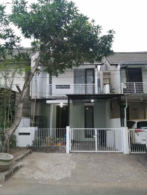 rumah pantai mentari strategis