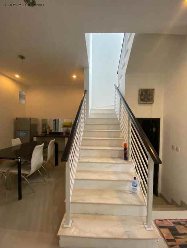 rumah pantai mentari strategis