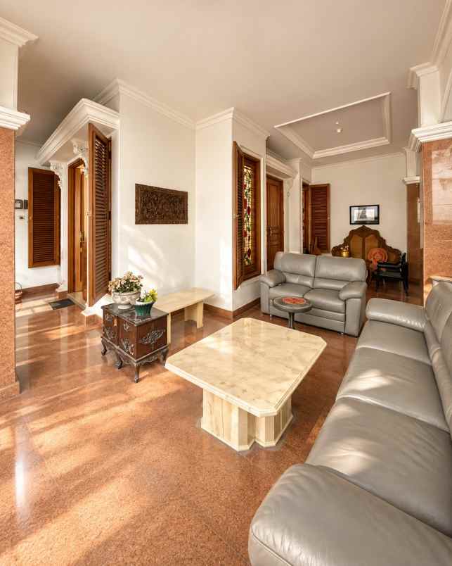 rumah pusat kota surabaya gubeng shm kantor resto kpr