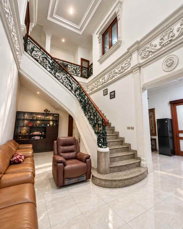 rumah pusat kota surabaya gubeng shm kantor resto kpr