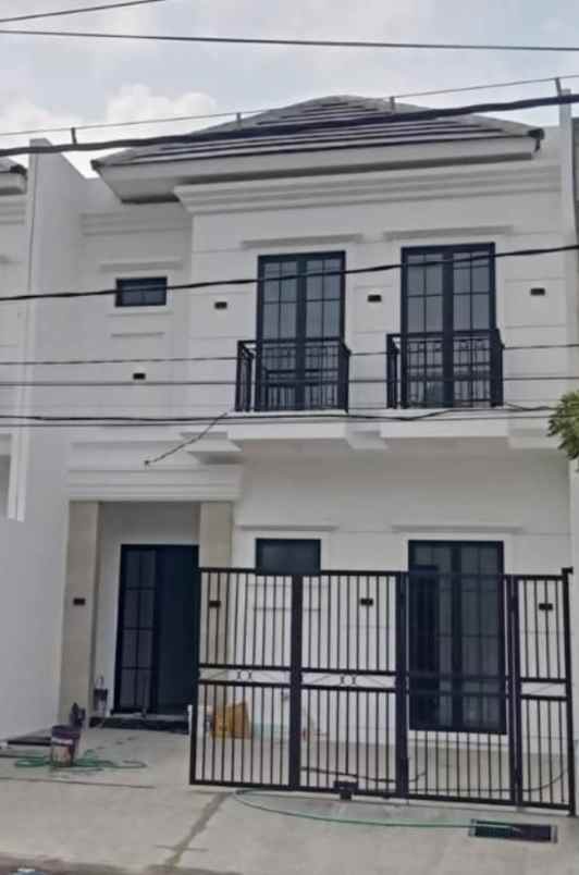 rumah raya sutorejo baru 2 lantai row jalan 5 mobil